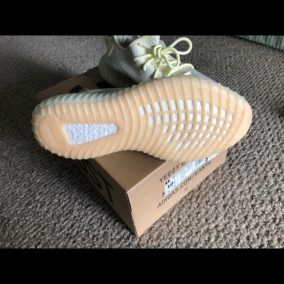 Yeezy Boost 350 never been worn - Picture 4 of 5
